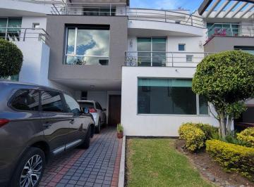 Casa de 4 habitaciones, Quito · Rento Casa 4 Habitaciones en Sector Exclusivo Conjunto Los Ceibos en Cumbaya