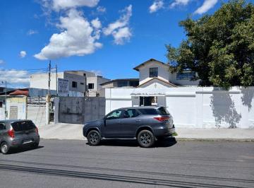 Casa de 1 habitación, Quito · Arriendo Casa Amplia Para Oficinas, Empresas, Institutos, Colegios, Etc. Sector de Las Casas.