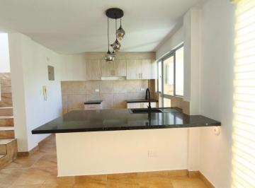 Casa de 3 habitaciones, Quito · Casa en Venta en Conocoto