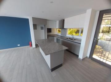 Casa de 2 habitaciones, Quito · Renta Casa 130 m², 2 Dorm., Balcón Vista, Urb. Pallares Meneses, Tumbaco