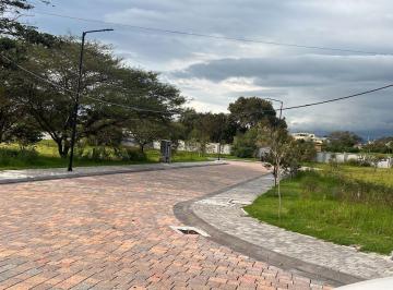 VIAS AMPLIAS · Venta Terreno Tumbaco (Cerca Ruta Viva)