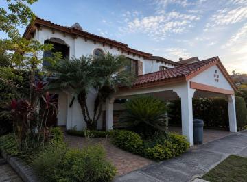 Casa de 4 habitaciones, Guayaquil · Casa en Venta Terranostra Vía a La Costa
