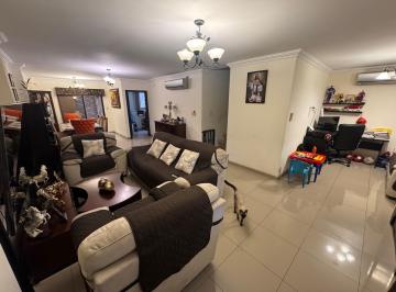 Casa de 4 habitaciones, Guayaquil · En Venta Casa de 5 Dorm. con Jacuzzi en Urb. La Romareda.