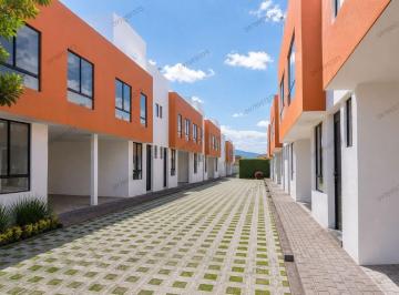 Casa de 3 habitaciones, Quito · Llano Grande Casas con Terraza