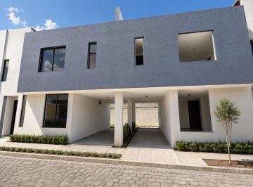 Casa de 3 habitaciones, Quito · Llano Grande Casas con Terraza