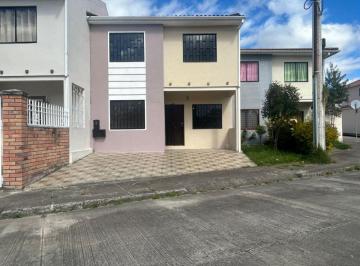 Casa de 3 habitaciones, Cuenca · Casa en Venta Urb. Laguna del Sol El Valle