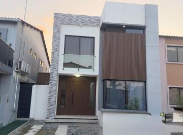 Casa de 4 habitaciones, Daule · C.01 Casa en Venta en Urbanizacion Villa Club Etapa Natura Via Daule Aurora