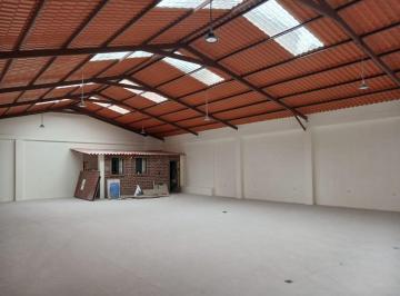 Local comercial , Riobamba · Local Comercial de 300 m² en Alquiler en El Centro de Riobamba
