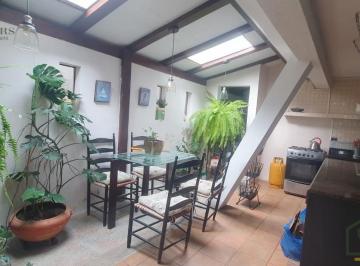 Local comercial · 698m² · Casa Comercial de Venta en Cumbaya