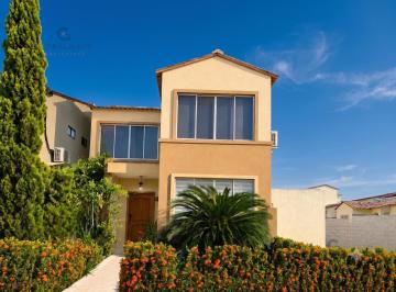 Casa · 121m² · 4 Habitaciones · 2 Estacionamientos · Venta Casa Villa Club Krypton León Febres Cordero Ribadeneyra, 4 Dorm., V. A.