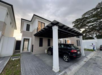Casa de 3 habitaciones, Guayaquil · Casa de Estreno en Venta o Alquiler! Urbanización Alba del Bosque – Vía a La Costa