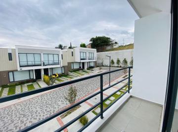 Casa de 3 habitaciones, Quito · En Venta Casa en Puembo