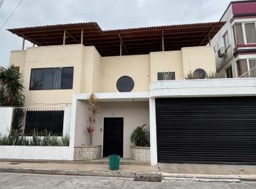 Casa de 4 habitaciones, Guayaquil · Alquilo Casa con Piscina y Aires en La Urbanización Santa Cecilia de Ceibos Norte
