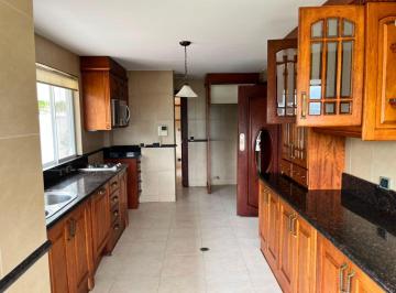 Departamento de 2 habitaciones, Quito · Departamento de Arriendo en Cumbaya, en Urbanización Privada de Lujo