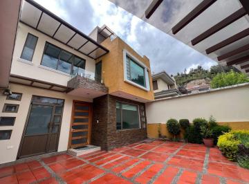 Casa de 6 habitaciones, Cuenca · Casa en Renta Para Empresa/negocio