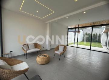 Casa de 3 habitaciones, Quito · Venta Casa de un Piso a Estrenar 3 Habitaciones + Estudio