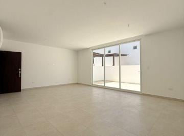 Departamento de 3 habitaciones, Quito · Departamento Moderno con Patio de Venta en San Juan Alto Cumbaya