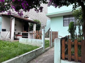 Casa de 9 habitaciones, Quito · Venta Casa Rentera con Local Comercial Sector C. C. El Condado