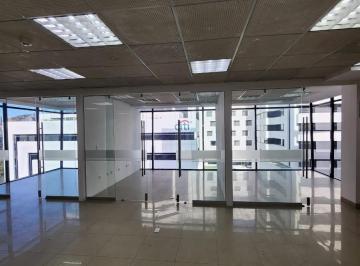 Oficina comercial · 175m² · 5 Estacionamientos · Oficina en Renta