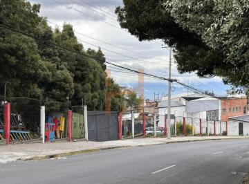 Bodega-Galpón , Quito · Galpón Industrial de Renta o Venta Sobre La Eloy Alfaro, Zona Industrial y Comercial,920 m².
