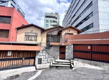 Casa de 4 habitaciones, Quito · Casa en Venta Frente Al Colegio La Dolorosa