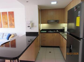Departamento de 2 habitaciones, Quito · República del Salvador Vendo 80 m², 2 Dorm.,2 Baños, Seguridad