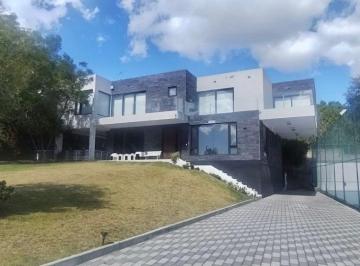 Casa de 3 habitaciones, Quito · Arriendo Casa Tumbaco La Morita