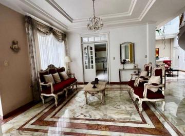 Casa de 5 habitaciones, Cuenca · Arriendo Casa Comercial Grande Sector Remigio Crespo $2.100