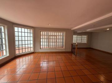 Casa de 6 habitaciones, Cuenca · Amplia Casa Comercial con Estacionamientos