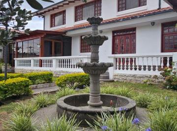 Casa de 4 habitaciones, Quito · Casa de Venta Urbanización Privada Sector Cashapamba Los Chillos