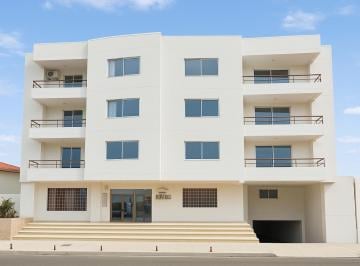 Departamento · 78m² · 2 Habitaciones · 2 Estacionamientos · Departamento de 2 Dorm. y 78 m² en Umiña