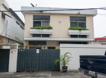Casa de 3 habitaciones, Guayaquil · Urdesa Central Calle Guayacanes Sector Cerrado