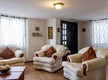 Casa · 331m² · 3 Habitaciones · 2 Estacionamientos · Vendo Casa con Suite, Ponceano Alto, Norte de Quito