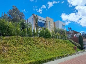 Casa de 3 habitaciones, Quito · Tanda Venta Casa con Vista Espectacular 3 Dorm. Jardín Urbanización