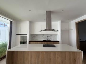 Casa · 235m² · 4 Habitaciones · 2 Estacionamientos · Casa - Ruta Viva