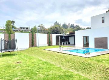 Casa · 200m² · 4 Habitaciones · 2 Estacionamientos · Casa Totalmente Amoblada en Renta Tumbaco La Morita