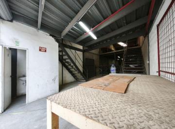 Bodega-Galpón , Guayaquil · Bodega en Alquiler, Km 7.5 Vía a Daule, Norte de Gye. 150 m² + 100 m² de Mezzanine.