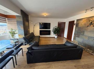 Departamento de 1 habitación, Quito · Rento Amplia Suite Amoblada con Parqueadero Al Norte de Quito