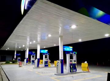 Edificio-Hotel-Fabrica de 1 habitación, Bahía de Caráquez · Excelente Gasolinera Venta (Bahía de Caraquez)