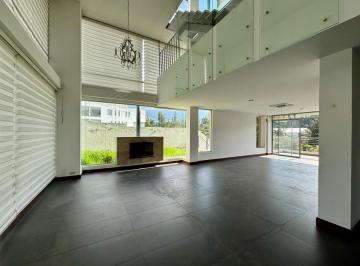 Casa · 328m² · 3 Habitaciones · 2 Estacionamientos · Venta Casa de Lujo 585 m² - Urbanizacion Balcones del Norte