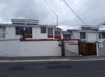 Casa de 5 habitaciones, Quito · Vendo Casa Independiente con Las Ventajas de Conjunto Privado Sector La Kennedy, Parque Bicentenario