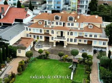 Casa de 4 habitaciones, Quito · En Renta Casa de 3 Pisos. Urbanizacion El Condado