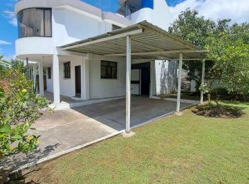 Casa de 6 habitaciones, Quito · Casa Rentera en Venta, Independiente, Tumbaco - Santa Ana