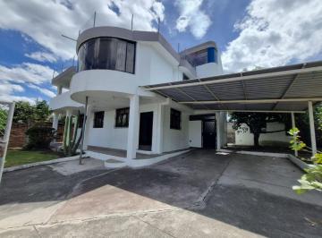 Casa de 6 habitaciones, Quito · Casa Rentera en Venta, Independiente, Tumbaco - Santa Ana