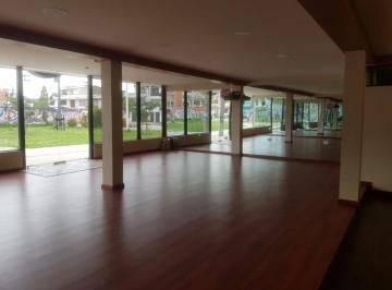 Local comercial , Quito · Vendo Casa Comercial – Sector Jipijapa, Plaza de Toros
