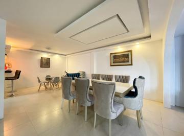 Casa de 5 habitaciones, Santo Domingo · 2 Casas en un Mismo Terreno Una Inversión Inteligente