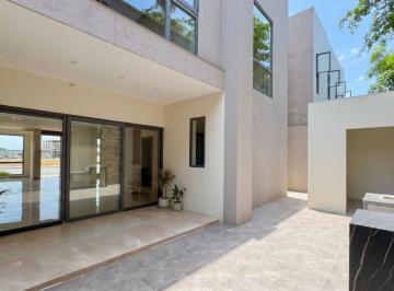 Casa de 4 habitaciones, Machala · Se Vende Casa Nueva en Urb. Orobrianza en Machala