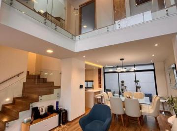 Casa · 185m² · 3 Habitaciones · 2 Estacionamientos · Exclusiva Casa de 3 Niveles con Diseño Moderno y Acabados de Lujo en Santa Lucía