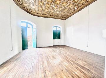 Oficina comercial , Cuenca · ¡En Renta! Amplia Propiedad en El Centro Histórico de Cuenca en $600