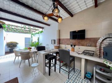 Casa de 3 habitaciones, Guayaquil · Casa de 200 m² Amoblada, con 3 Dorm. en Alquiler en Urbanización Vista Sol - Samborondón
